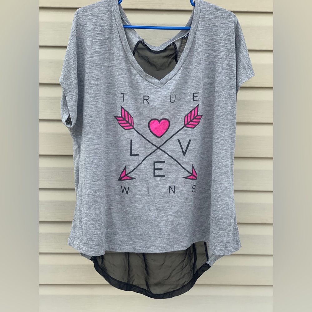 Torrid size 1 shirt
